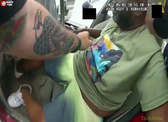 Video :An obese robber dies of a heart attack after fending off arrest